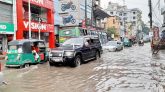 শহরে ঢুকছে পানি, বাড়ছে দুর্ভোগ
