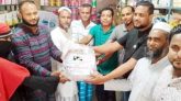 হাকিম চৌধুরীর পক্ষ থেকে ঈদ উপহার সামগ্রী প্রদান