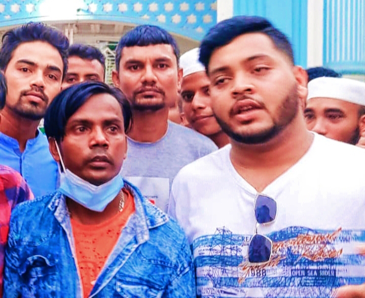 ত্রাণ নিয়ে এসেছেন সিলেটে বহুল আলোচিত হিরো আলম