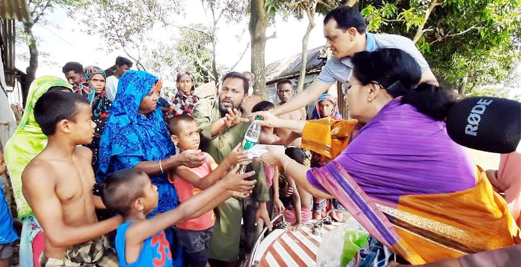 দুই হাজার বন্যার্তকে খাবার ও ঔষধ দিল বিএনএ ওসমানী হাসপাতাল শাখা