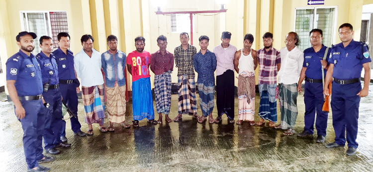 গোয়াইনঘাটে পুলিশের অভিযানে ১০ জুয়াড়ী গ্রেফতার