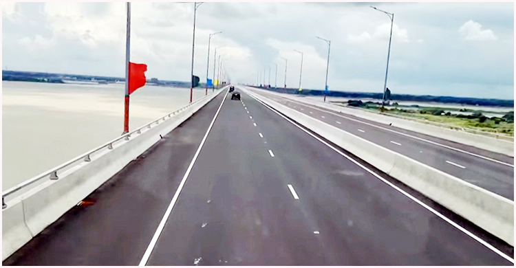 ঘণ্টা পরই স্বপ্নের পদ্মা সেতু দিয়ে যাত্রীবাহী বাসসহ গাড়ি চলাচল শুরু