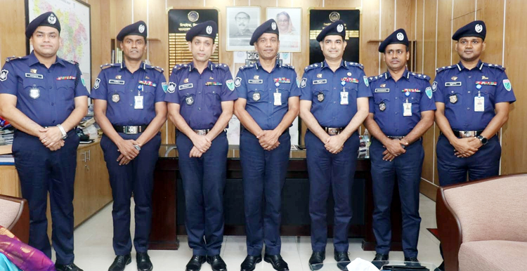 সিলেট রেঞ্জের ৫ কর্মকর্তার র‌্যাংক ব্যাজ পরিধান
