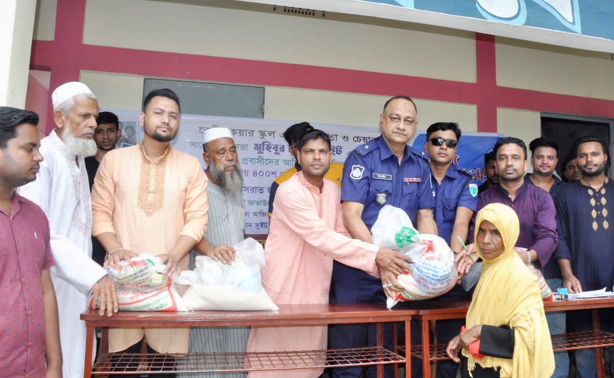 বিশ্বনাথে বন্যার্তদের মাঝে যুবলীগ নেতা মুহিবের খাদ্যসামগ্রী বিতরণ