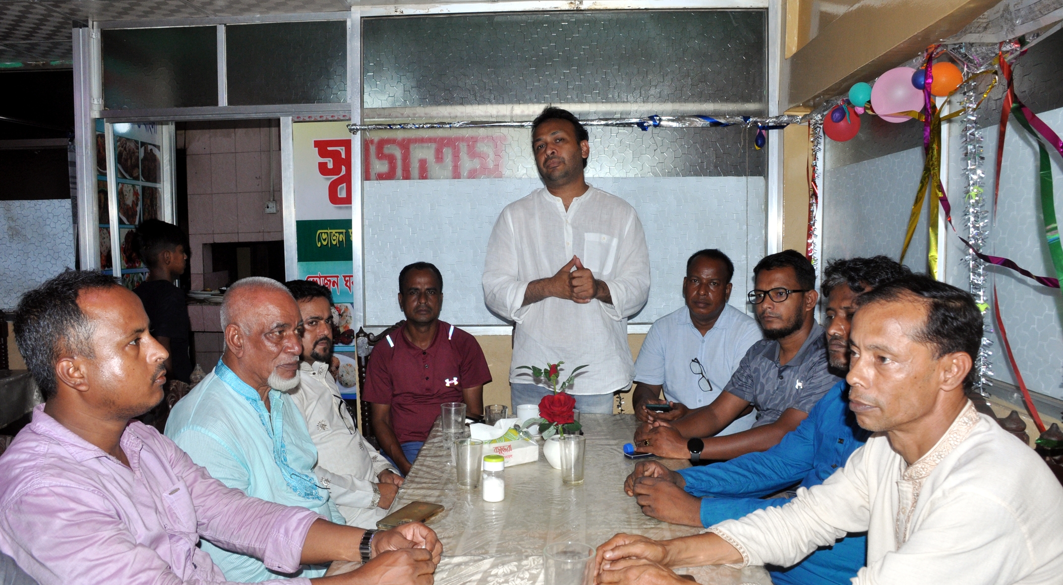 বিশ্বনাথে স্থানীয় সাংবাদিকদের ঈদ উপহার দিলেন সাবেক এমপি এহিয়া চৌধুরী