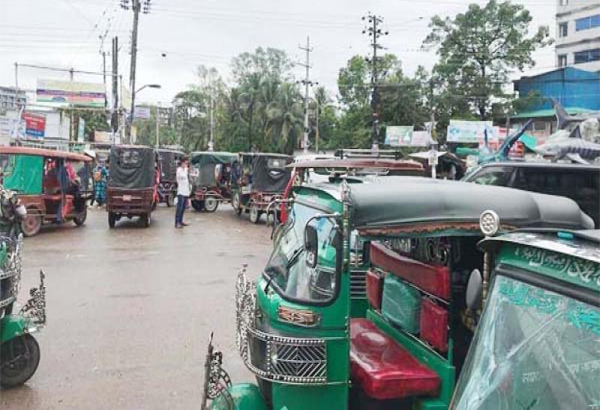 অবৈধ সিএনজি অটোরিকশা-টমটমে সয়লাব জালালাবাদ থানা এলাকা