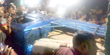 কানাইঘাটে বিজিবির ধাওয়ায় উল্টে গেলো বিড়ি বোঝাই পিকআপ: তুলকালাম কান্ড!