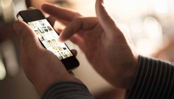 দোয়ারাবাজারে প্রকাশ্যেই চলছে মোবাইলে পর্নোগ্রাফি ডাউন লোডের ব্যবসা