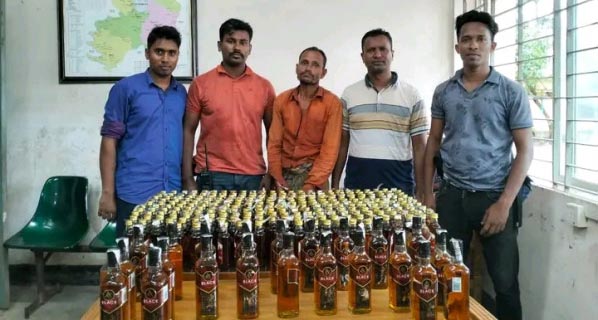 কোম্পানীগঞ্জে বিপুল পরিমাণ ভারতীয় মদসহ আটক ১