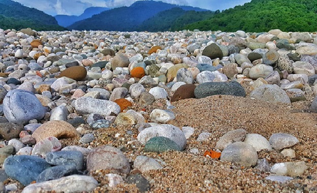 সিলেটে পাথর উত্তোলন বন্ধে হাহাকার : দুর্ভিক্ষের শঙ্কা