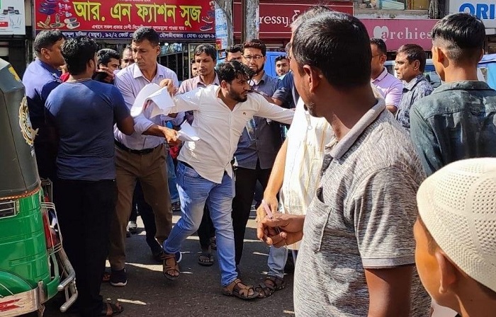 মৌলভীবাজারে লিফলেট বিতরণে পুলিশের বাধা: ছাত্রদলের সভাপতিসহ আটক ৪