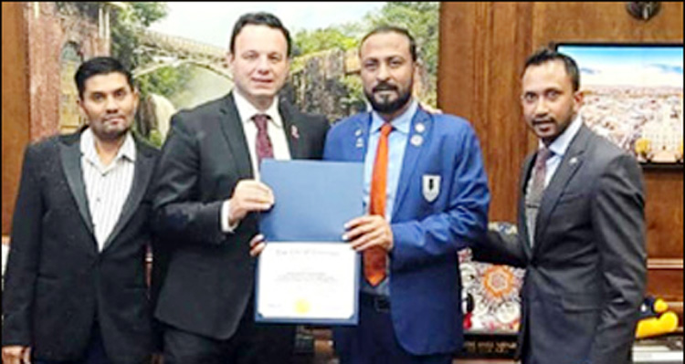 সাংবাদিক বুলবুলকে যুক্তরাষ্ট্রের পেটারসন সিটি মেয়রের সম্মাননা