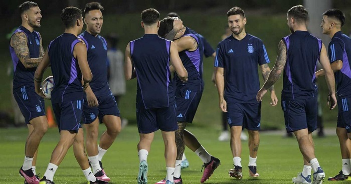 নেদারল্যান্ডস বাধা টপকাতে পারবেন কী মেসি?