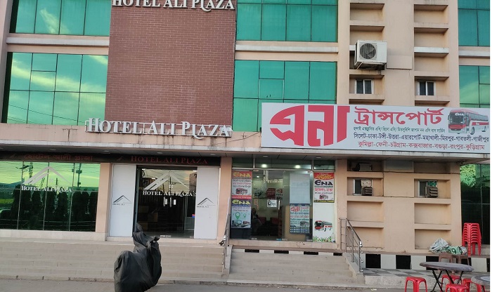 ভয়ে মানুষজন যাচ্ছে না ঢাকা: পথে পথে হয়রানির অভিযোগ!