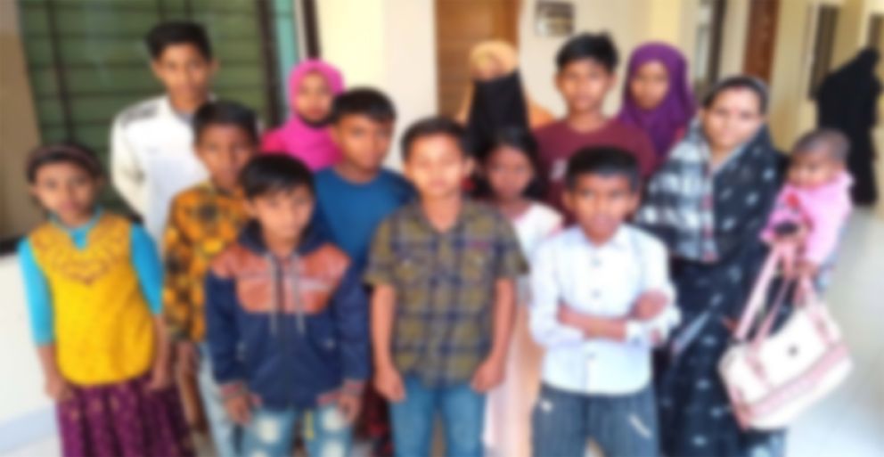 বিনামূল্যের স্কুলড্রেস ও উপবৃত্তির নামে টাকা দাবির অভিযোগ!