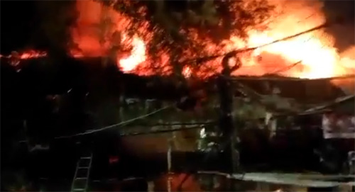 জগন্নাথপুর বাজারে খাদিজা ষ্টোরে দুষ্কৃতিকারীর হামলা ও আগুন : ব্যপক ক্ষয়ক্ষতি