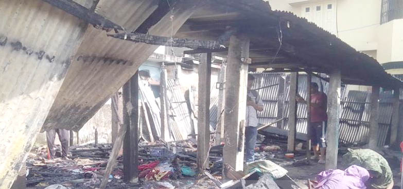 নগরীর গোলাপবাগে বাসায় আগুন!