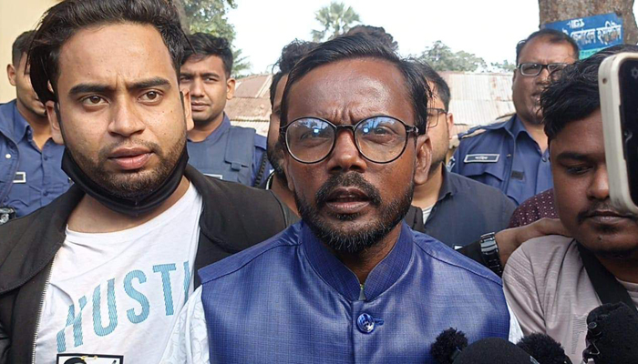 আমি সবার কাছে কৃতজ্ঞ : হিরো আলম