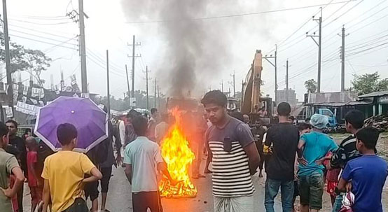 সিলেটে বৃষ্টিতে জলাবদ্ধতা: সড়ক অবরোধ