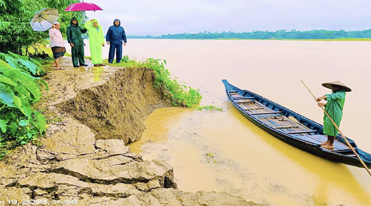 কানাইঘাটে নদী ভাঙ্গনের আশংকা : লোকালয়ে প্রবেশ করেছে পানি