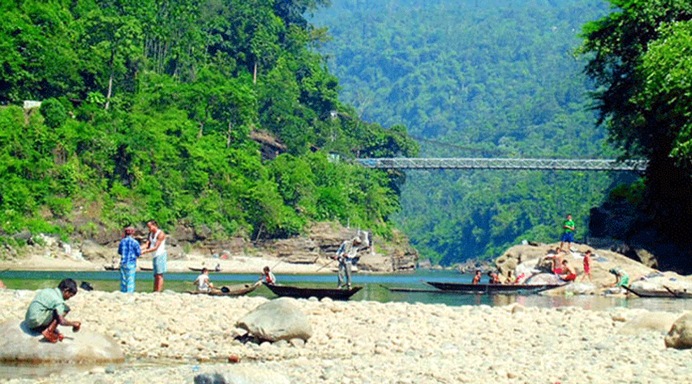 জাফলংয়ে ‘ব্র্যান্ডিং শপ’ নির্মাণ নিয়ে মুখোমুখি প্রশাসন ও বন বিভাগ