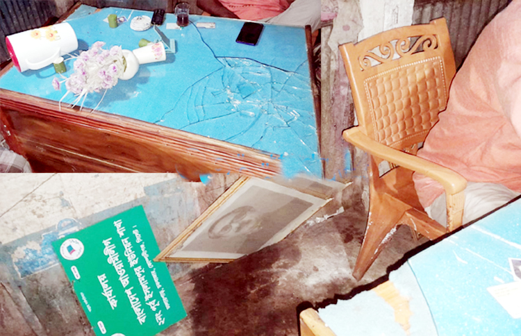 কোম্পানীগঞ্জে বালু উত্তোলনে বাধা : আ.লীগ অফিসে হামলা বঙ্গবন্ধুর ছবি ভাঙচুর