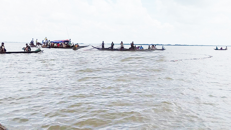 কোম্পানীগঞ্জে মাছের পরিবর্তে জেলেদের জালে লাশ