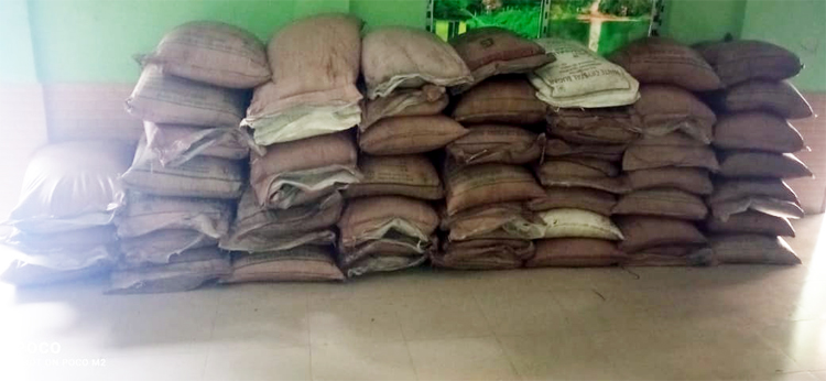 গোয়াইনঘাট থানা পুলিশের অভিযানে ৫৬ বস্তা ভারতীয় চিনিসহ আটক ১