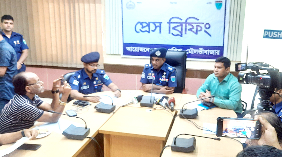 রাজনগরে লুন্ঠিত মালামালসহ আটক ৩