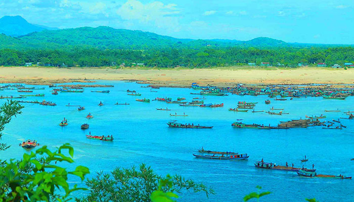 ‘এখানে ছবি তোলা নিষেধ’ সাইনবোর্ডটি সরিয়ে নেওয়া হলো