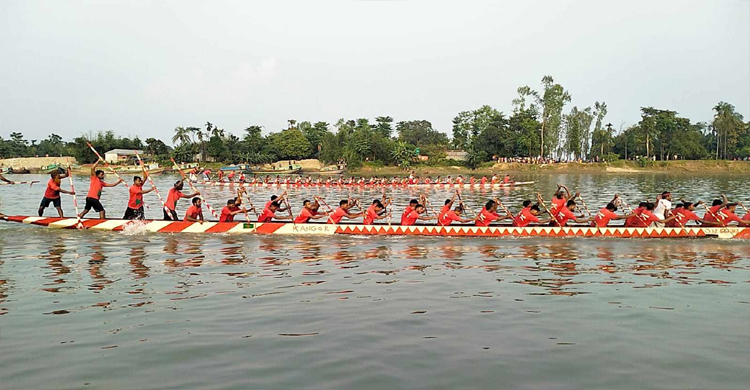 গোয়াইনঘাটে গ্রাম বাংলার ঐতিহ্যবাহী নৌকা বাইচ প্রতিযোগিতা