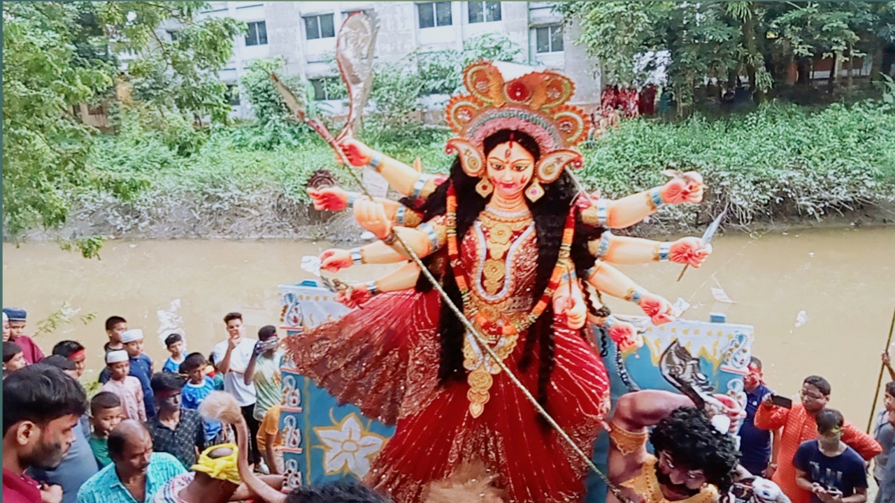 প্রতিমা বিসর্জনের মধ্য দিয়ে বিশ্বনাথে শান্তিপূর্ণভাবে দূর্গোৎসব সম্পন্ন
