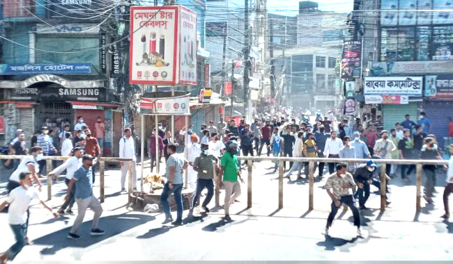 সিলেটে ত্রিমুখী সংঘর্ষ