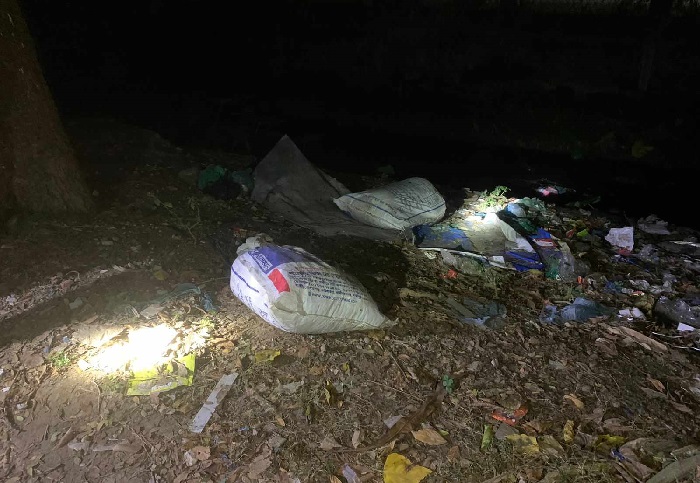 এমসি কলেজের ছাত্রবাসের পাশে বস্তাবন্দি লাশ