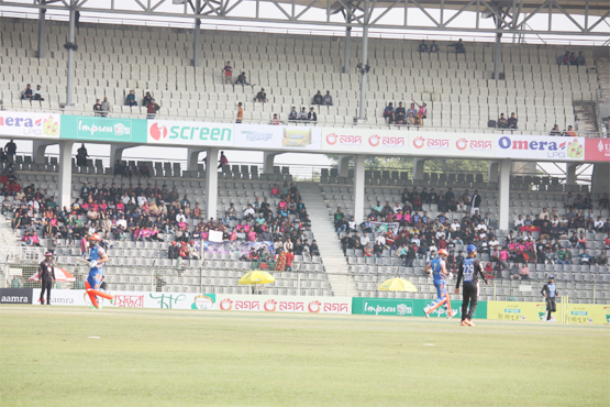 সিলেটে বিপিএল’র টিকিট কালোবাজারে, গ্যালারি ফাঁকা!