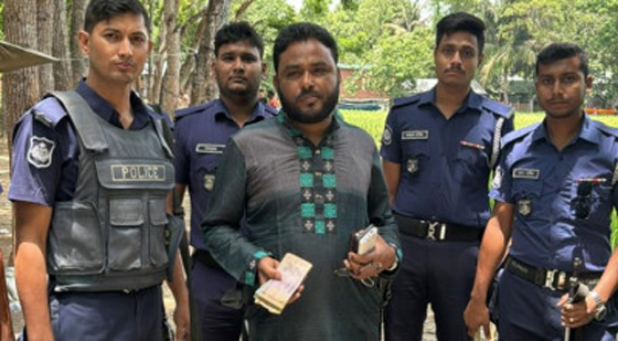 ভোট কেনার সময় ইউপি চেয়ারম্যান আটক