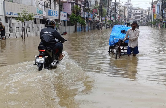 সিলেটে ৮ লাখ মানুষ পানিবন্দি