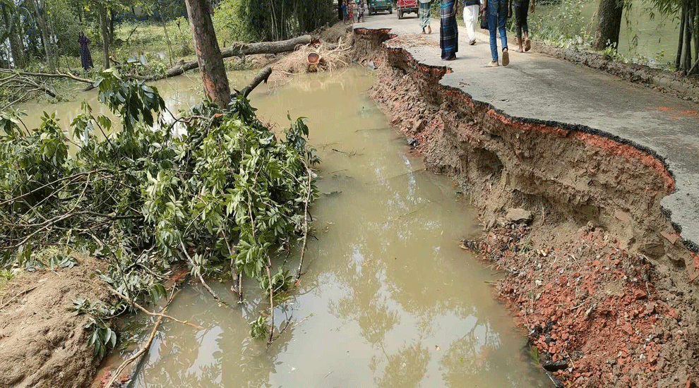বন্যায় বিধ্বস্ত গোয়াইনঘাটের রাস্তাঘাট