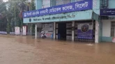 ছয় ঘণ্টার বৃষ্টিতে নগরে জলাবদ্ধতা : ভোগান্তিতে বাসিন্দারা