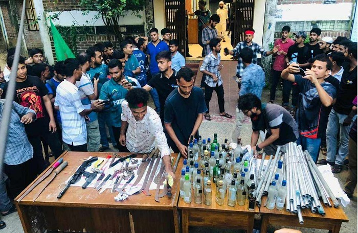 শাবিপ্রবি’র হলে হলে আন্দোলকারীদের তল্লাশী, অস্ত্র উদ্ধার