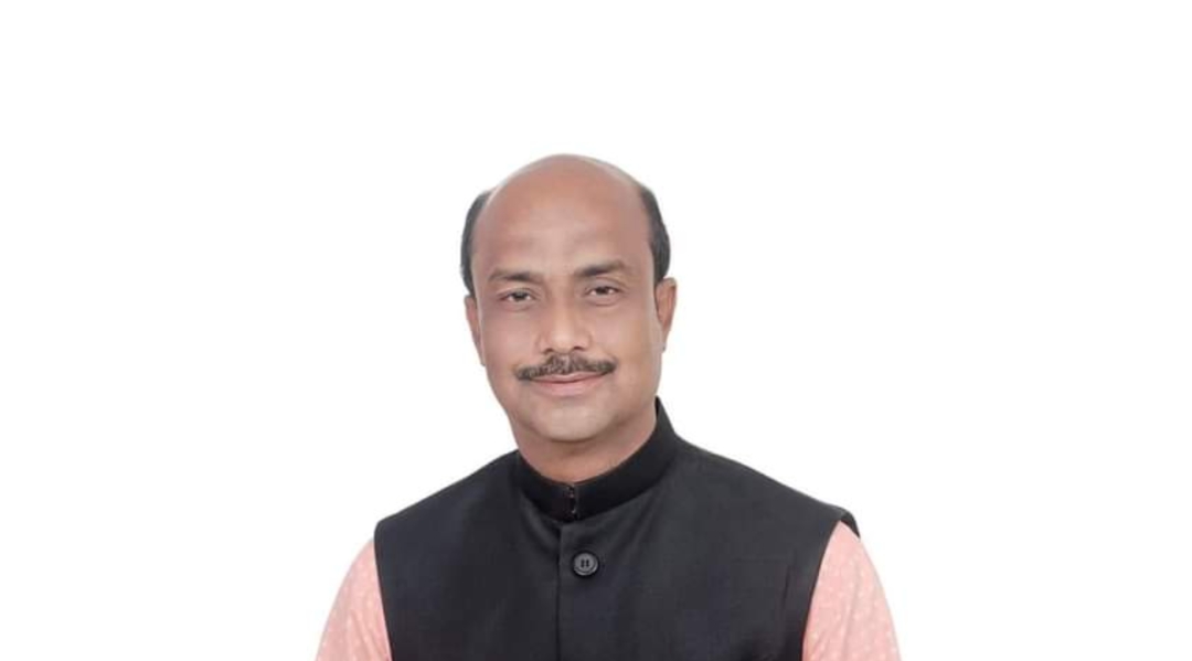 গোয়াইনঘাটে ইউপি চেয়ারম্যান নজরুল আত্মগোপনে, ভোগান্তিতে এলাকাবাসী
