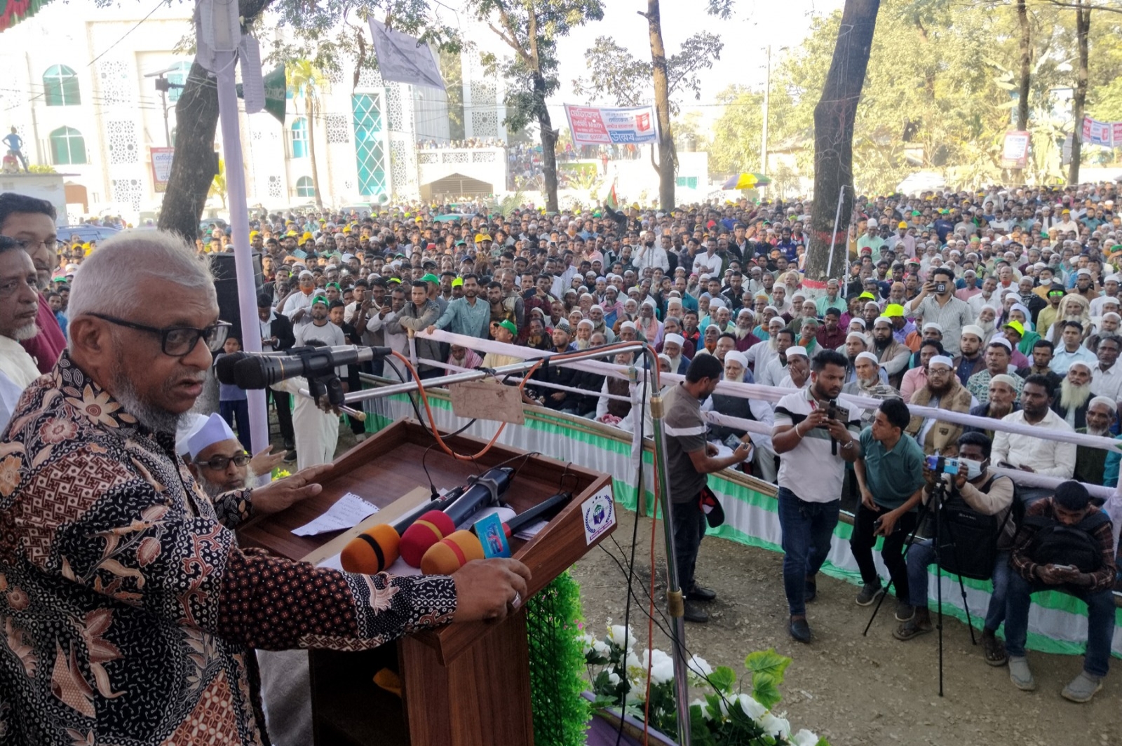 কাজের মাধ্যমেই আমি ভালেবাসার প্রতিদান দেবো : আরিফুল হক চৌধুরী