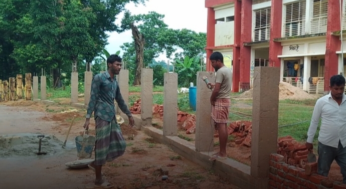 গোয়াইনঘাটে স্কুলের ওয়াল নির্মাণে বড় ধরনের দুর্নীতির অভিযোগ: তদন্ত ও বিল বন্ধের দাবি