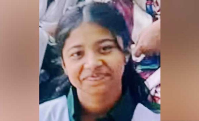 রাজধানীতে বাসার সামনে ছুরিকাঘাতে স্কুলছাত্রী নিহত