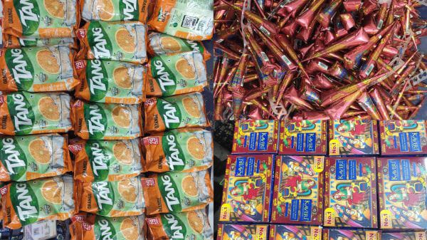 জৈন্তাপুরে যাত্রীবাহী বাসে পুলিশের অভিযান: পৌনে ৩ লক্ষ টাকার ভারতীয় পণ্যসহ গ্রেপ্তার ২