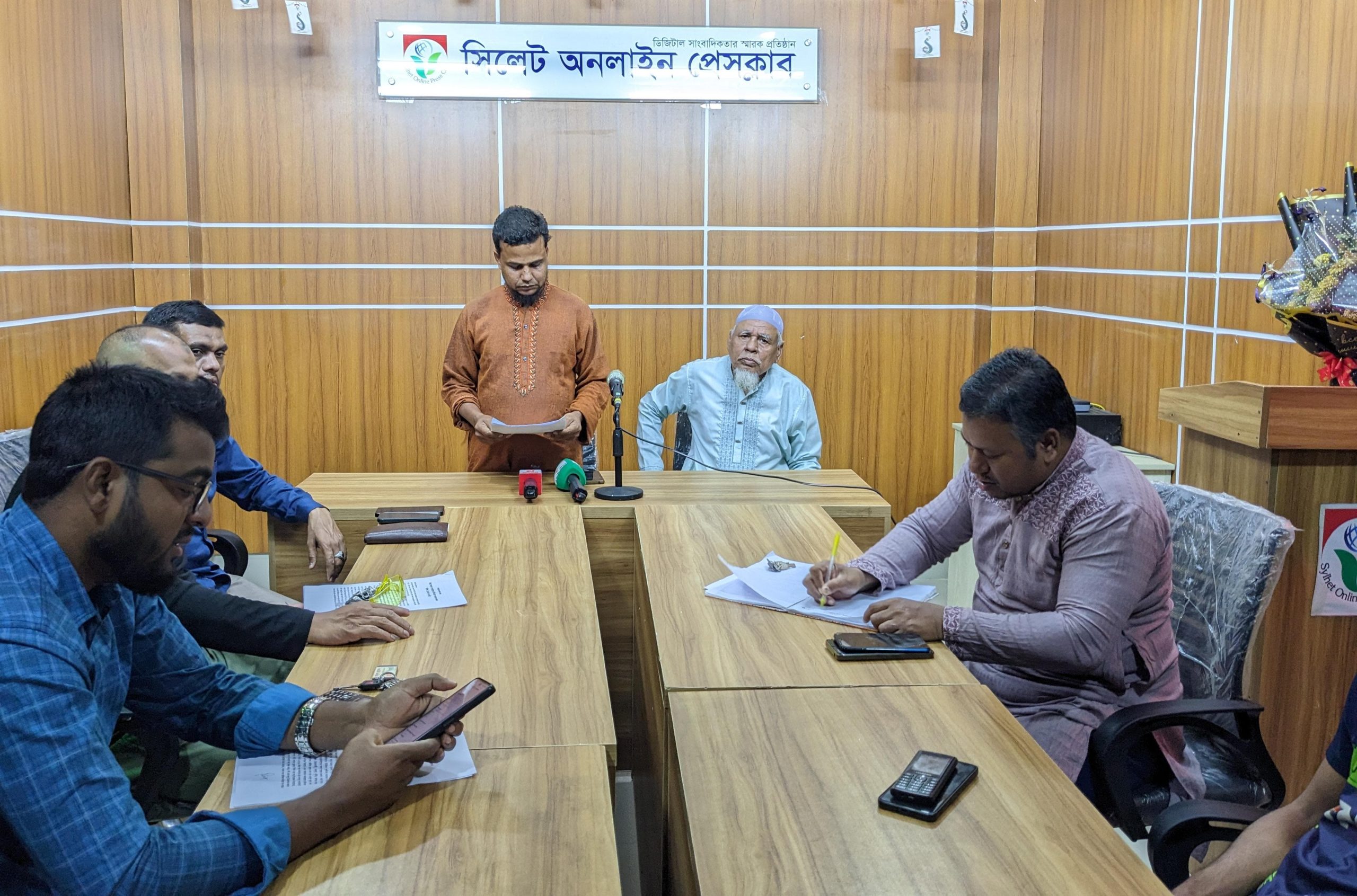 গোয়াইনঘাটে মিথ্যা মামলা ও অপপ্রচারের প্রতিবাদে ফারুক আহমদের সংবাদ সম্মেলন