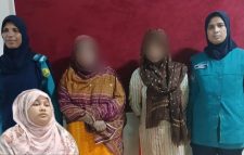 শাহজালাল মাজারের ইবাদতখানা থেকে মহিলা চোর চক্রের পপিসহ সহযোগী গ্রেপ্তার