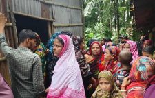গোয়াইনঘাটে গভীর রাতে ঘরে ঢুকে ছুরিকাঘাতে বৃদ্ধার মৃত্যু, নাতনি আশঙ্কাজনক