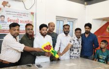 প্রবাস যাত্রা উপলক্ষে মানবাধিকার কর্মী রেজাউল করিমকে বিদায়ী সংবর্ধনা