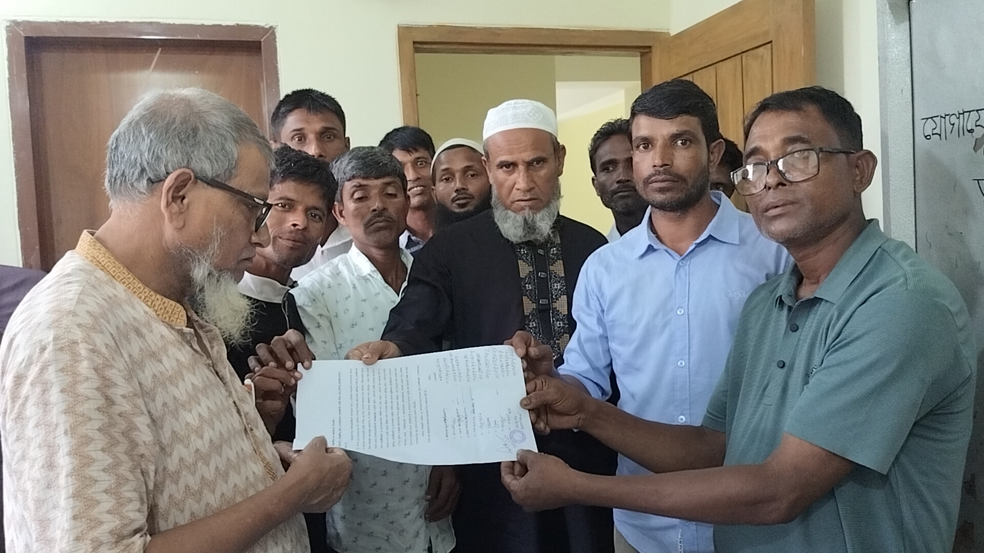 রাতারগুলের মটরঘাটকে টেন্ডারের আওতায় এনে পুনরায় দরপত্র আহ্বানের দাবি এলাকাবাসীর